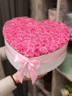 100 pink roses box